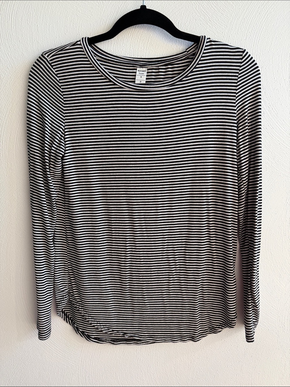 Old Navy Luxe black and white Striped Long-Sleeve Tee